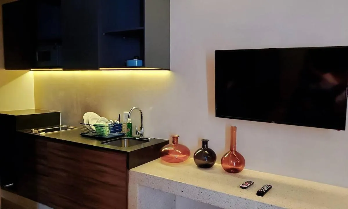 Deluxe Condo, Pool, Security, Great Location Close To Everywhere Playa del Carmen