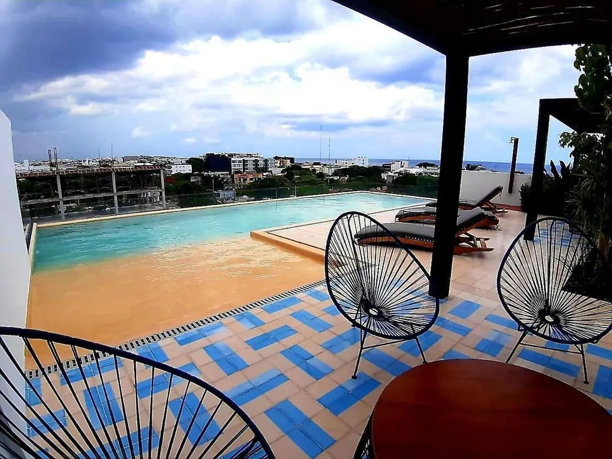 Deluxe Condo, Pool, Security, Great Location Close To Everywhere Playa del Carmen