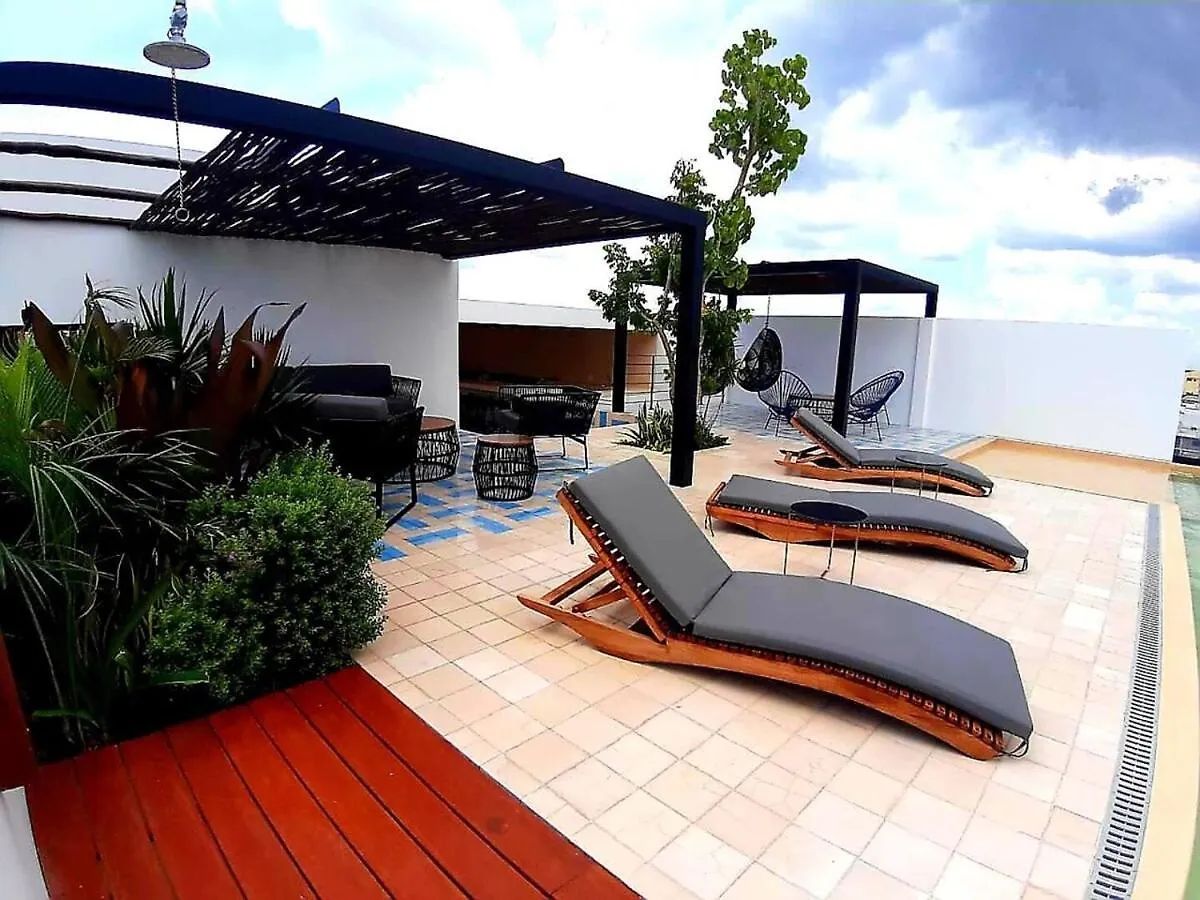 Apartment Deluxe Condo, Pool, Security, Great Location Close To Everywhere Playa del Carmen